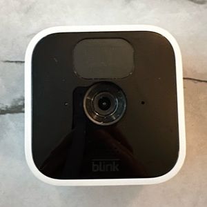 Blink Indoor Camera with Skin and Mount